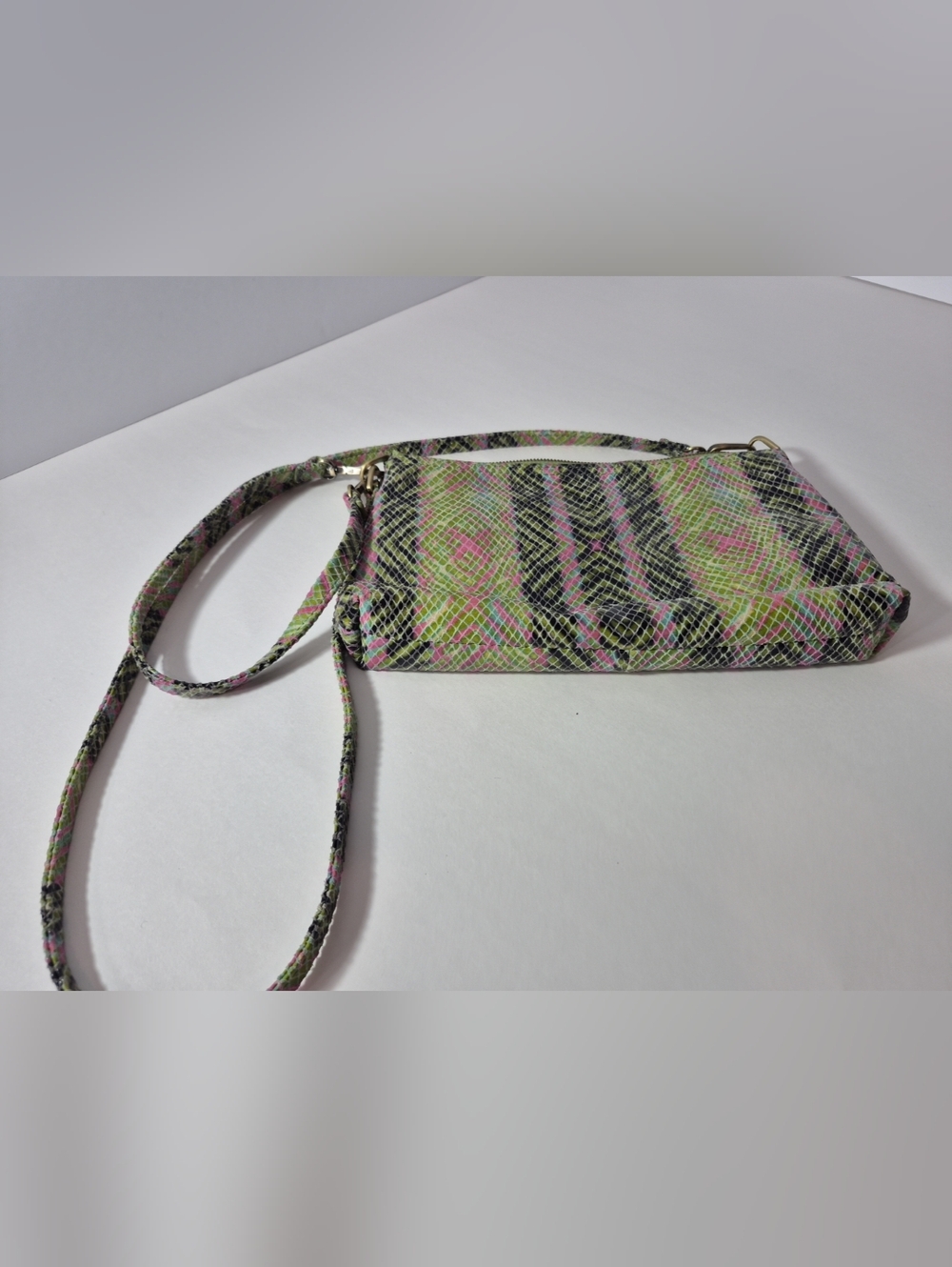 Hobo Darcy Convertible Bag Geo Diamond One Size Snakeskin Iridescent Snake